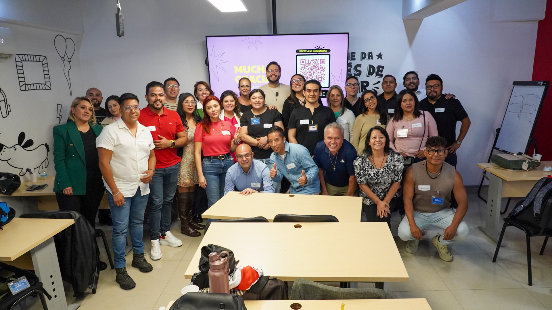 Cierre del taller con foto grupal de los participantes